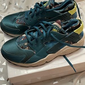 Women’s Nike Hurrache